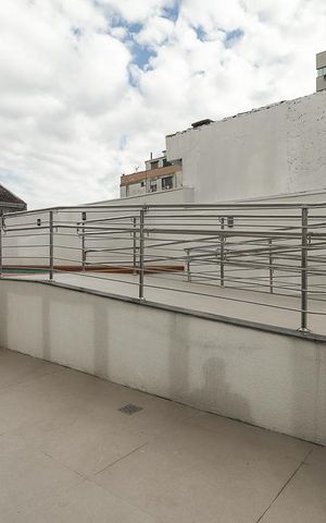 Apartamento à venda com 110m², 3 quartos e 2 vagas Apartamento à venda com 110m², 3 quartos e 2 vagasÁrea comum - Piscina