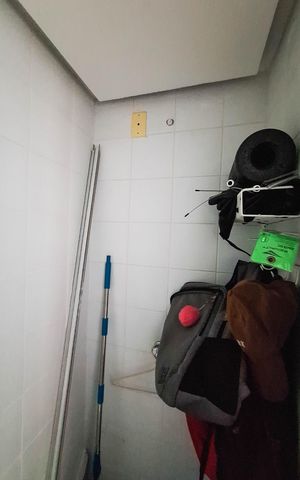 Apartamento à venda com 80m², 2 quartos e 1 vaga Apartamento à venda com 80m², 2 quartos e 1 vagaBanheiro de serviço