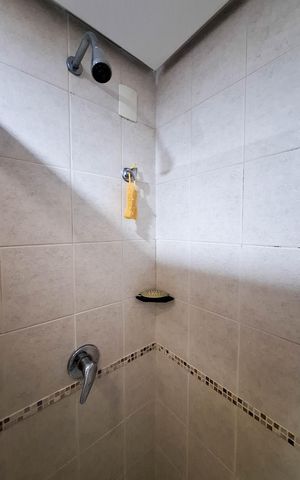 Apartamento à venda com 80m², 2 quartos e 1 vaga Apartamento à venda com 80m², 2 quartos e 1 vagaBanheiro