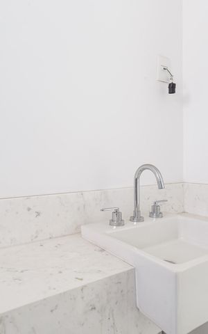 Apartamento à venda com 335m², 4 quartos e 4 vagas Apartamento à venda com 335m², 4 quartos e 4 vagasBanheiro da Suíte 1