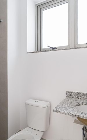 Apartamento à venda com 335m², 4 quartos e 4 vagas Apartamento à venda com 335m², 4 quartos e 4 vagasBanheiro de serviço