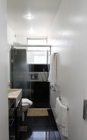 Apartamento à venda com 107m², 3 quartos e 2 vagasBanheiro da Suíte
