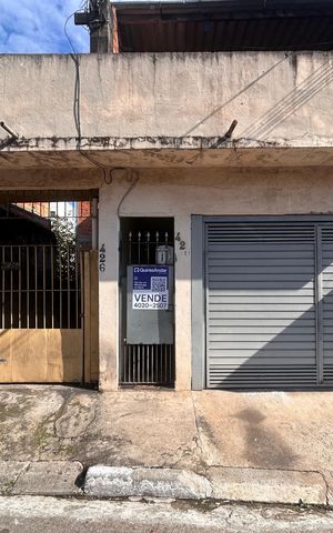 Casa à venda com 300m², 3 quartos e 2 vagas Casa à venda com 300m², 3 quartos e 2 vagasFachada