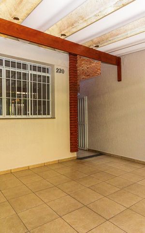 Casa à venda com 110m², 2 quartos e 2 vagas Casa à venda com 110m², 2 quartos e 2 vagasGaragem