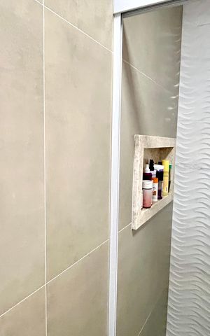 Apartamento à venda com 82m², 2 quartos e 2 vagas Apartamento à venda com 82m², 2 quartos e 2 vagasBanheiro da Suíte
