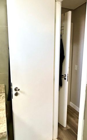 Apartamento à venda com 82m², 2 quartos e 2 vagas Apartamento à venda com 82m², 2 quartos e 2 vagasBanheiro da Suíte