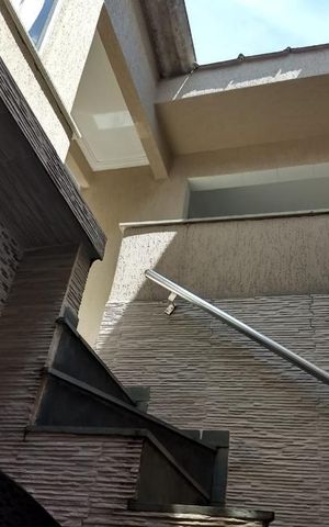 Casa à venda com 360m², 5 quartos e 2 vagas Casa à venda com 360m², 5 quartos e 2 vagasÁrea externa