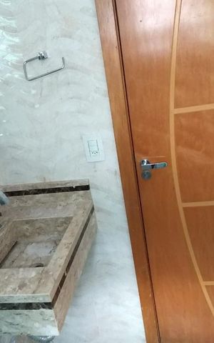 Casa à venda com 360m², 5 quartos e 2 vagas Casa à venda com 360m², 5 quartos e 2 vagasBanheiro