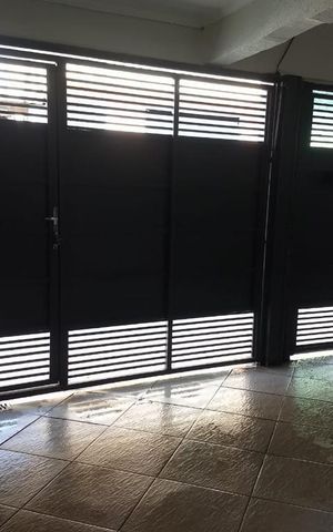 Casa à venda com 360m², 5 quartos e 2 vagas Casa à venda com 360m², 5 quartos e 2 vagasGaragem