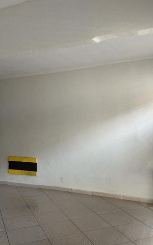 Casa à venda com 360m², 5 quartos e 2 vagas Casa à venda com 360m², 5 quartos e 2 vagasGaragem