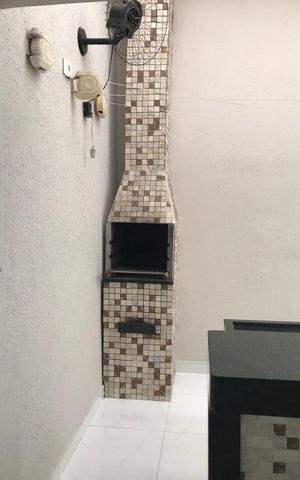 Casa à venda com 360m², 5 quartos e 2 vagas Casa à venda com 360m², 5 quartos e 2 vagasÁrea externa