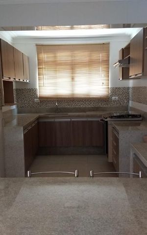 Casa à venda com 360m², 5 quartos e 2 vagas Casa à venda com 360m², 5 quartos e 2 vagasCozinha