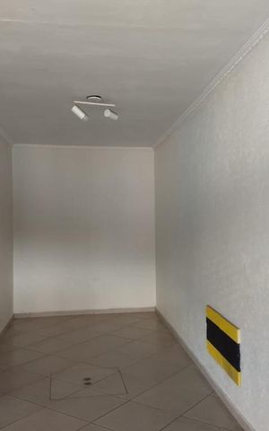 Casa à venda com 360m², 5 quartos e 2 vagas Casa à venda com 360m², 5 quartos e 2 vagasCorredor