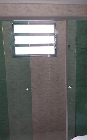 Casa à venda com 360m², 5 quartos e 2 vagas Casa à venda com 360m², 5 quartos e 2 vagasBanheiro