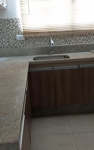 Casa à venda com 360m², 5 quartos e 2 vagas Casa à venda com 360m², 5 quartos e 2 vagasCozinha