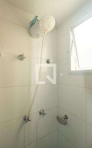 Apartamento à venda com 48m², 2 quartos e 1 vaga Apartamento à venda com 48m², 2 quartos e 1 vagaBanheiro