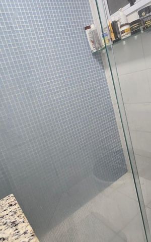 Apartamento à venda com 76m², 2 quartos e 1 vaga Apartamento à venda com 76m², 2 quartos e 1 vagaBanheiro