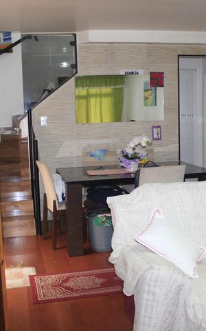 Casa à venda com 185m², 3 quartos e 2 vagasSala