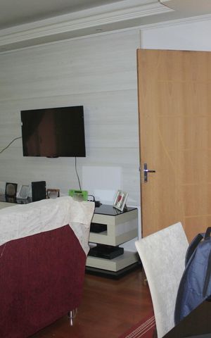 Casa à venda com 185m², 3 quartos e 2 vagasSala