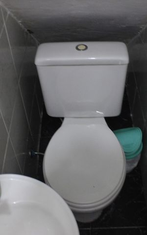 Casa à venda com 185m², 3 quartos e 2 vagasBanheiro da suíte 2