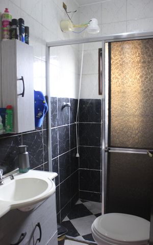Casa à venda com 185m², 3 quartos e 2 vagasBanheiro da suíte 3