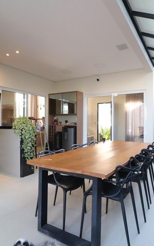 Casa de condomínio para alugar com 200m², 3 quartos e 4 vagasVaranda gourmet