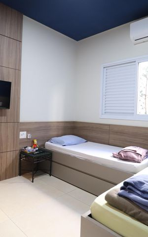 Casa de condomínio para alugar com 200m², 3 quartos e 4 vagasSuíte