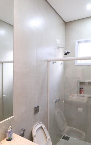 Casa de condomínio para alugar com 200m², 3 quartos e 4 vagasBanheiro da Suíte 3