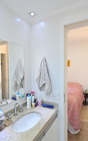 Apartamento à venda com 75m², 2 quartos e 1 vagaBanheiro da Suíte