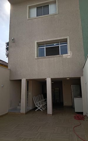 Casa à venda com 195m², 3 quartos e 2 vagasÁrea externa