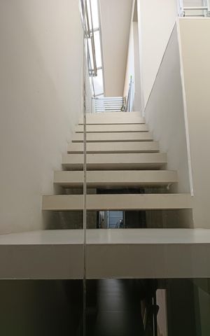 Casa à venda com 195m², 3 quartos e 2 vagasEscada