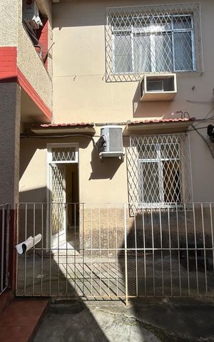 Casa à venda com 70m², 2 quartos e sem vagaÁrea externa