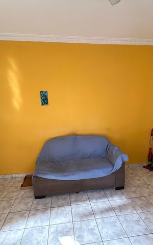 Casa à venda com 70m², 2 quartos e sem vagaSala