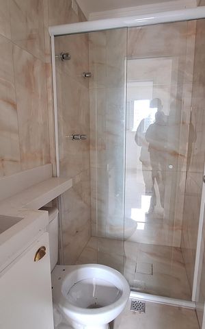 Apartamento à venda com 60m², 2 quartos e 2 vagas Apartamento à venda com 60m², 2 quartos e 2 vagasBanheiro