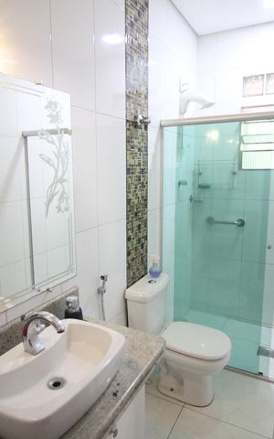 Casa à venda com 290m², 3 quartos e 1 vagaBanheiro