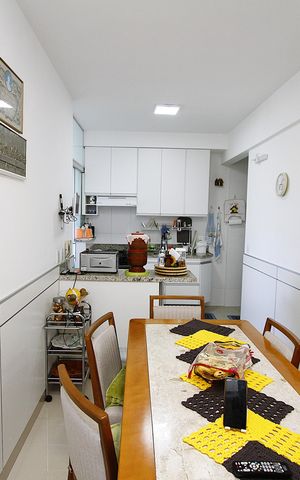 Apartamento à venda com 80m², 3 quartos e 2 vagasCopa