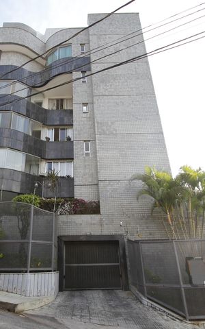 Apartamento à venda com 96m², 3 quartos e 3 vagasFachada