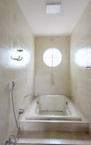 Casa para alugar com 198m², 3 quartos e 4 vagasBanheiro
