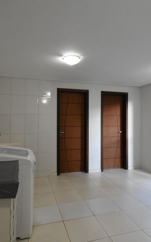 Casa de condomínio à venda com 346m², 4 quartos e 4 vagasÁrea de Serviço