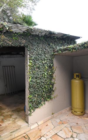 Casa de condomínio à venda com 346m², 4 quartos e 4 vagasÁrea externa