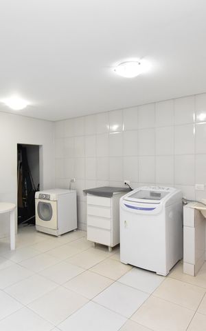 Casa de condomínio à venda com 346m², 4 quartos e 4 vagasÁrea de Serviço