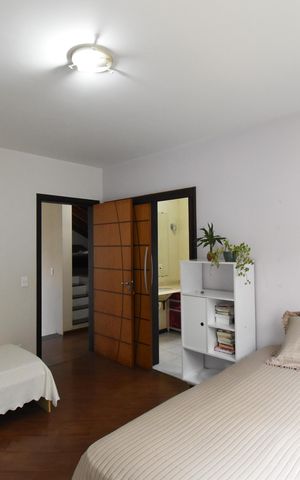 Casa de condomínio à venda com 346m², 4 quartos e 4 vagasDemi-Suíte 2