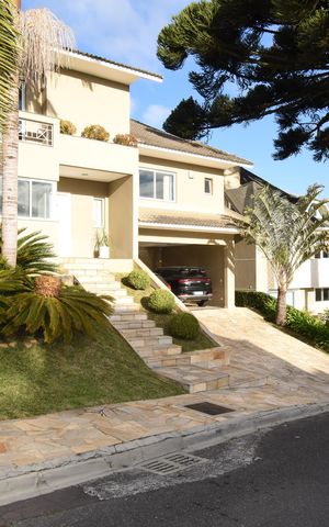 Casa de condomínio à venda com 346m², 4 quartos e 4 vagasFachada