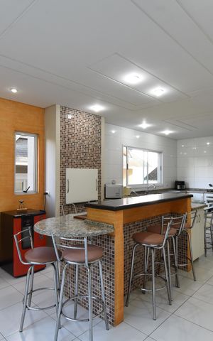 Casa de condomínio à venda com 346m², 4 quartos e 4 vagasCozinha