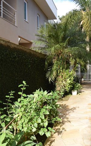 Casa de condomínio à venda com 346m², 4 quartos e 4 vagasÁrea externa