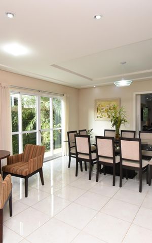 Casa de condomínio à venda com 346m², 4 quartos e 4 vagasSala de Jantar