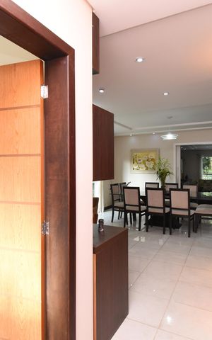 Casa de condomínio à venda com 346m², 4 quartos e 4 vagasSala de Jantar