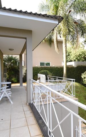 Casa de condomínio à venda com 346m², 4 quartos e 4 vagasÁrea externa
