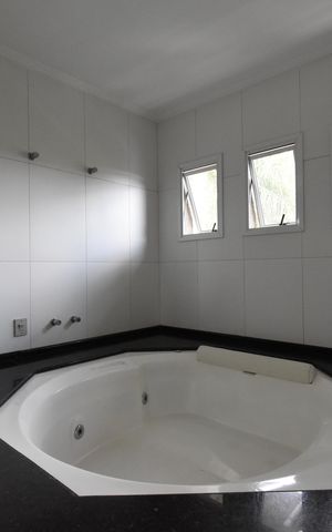 Casa de condomínio à venda com 346m², 4 quartos e 4 vagasBanheiro da Suíte 3