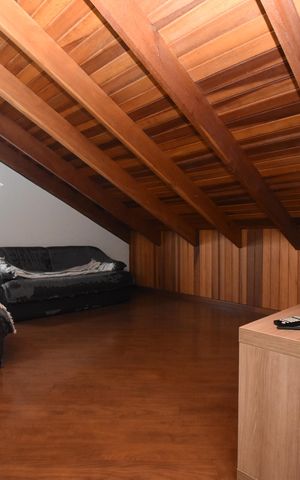 Casa de condomínio à venda com 346m², 4 quartos e 4 vagasSala de TV